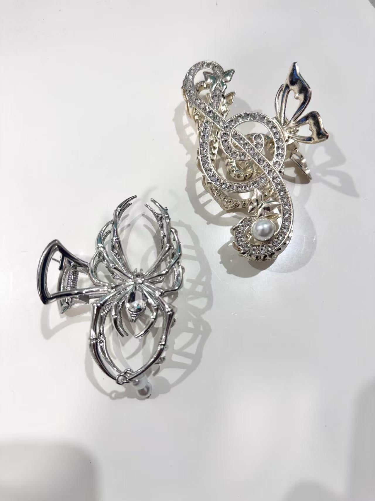 Petty hair clips for girls and women