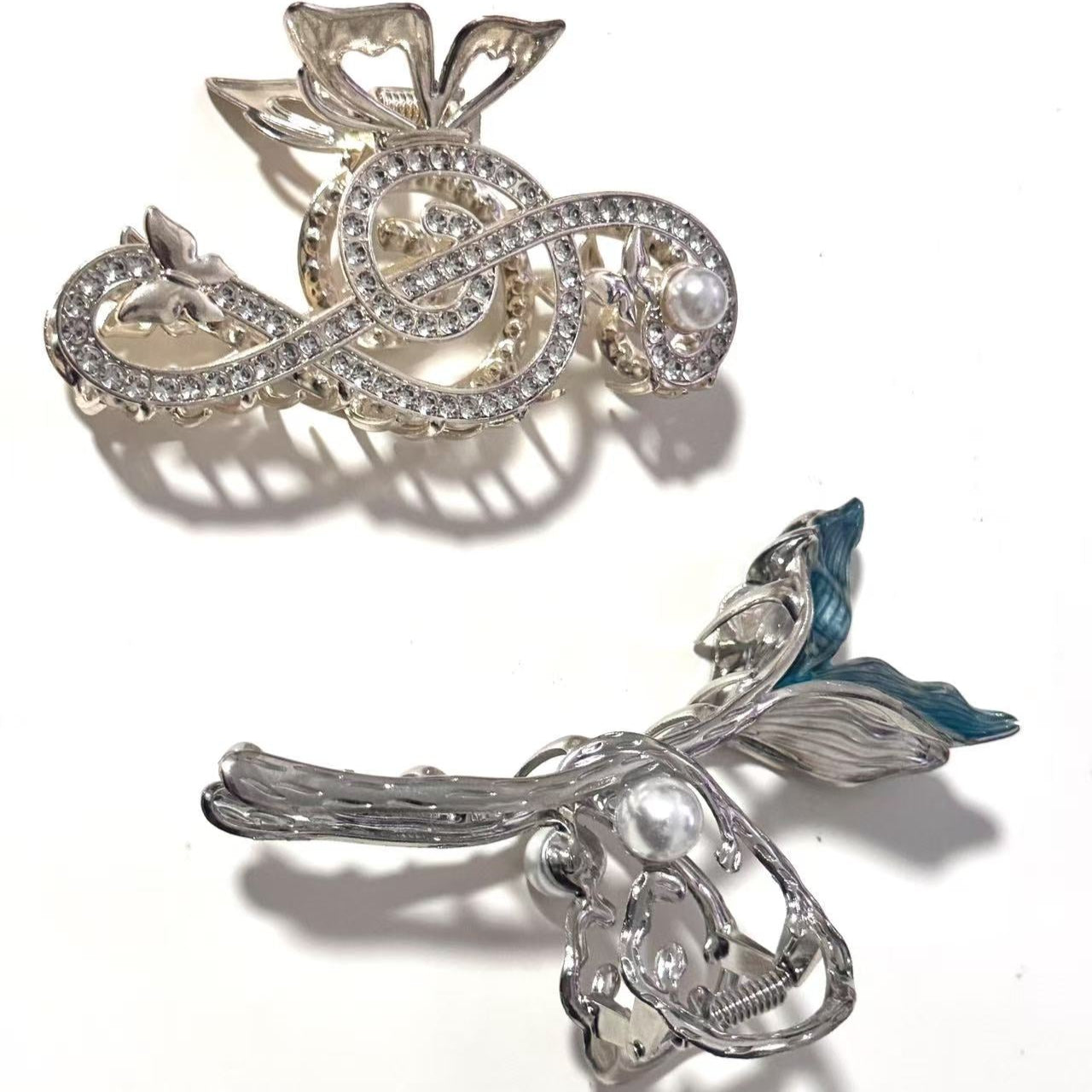 Petty hair clips for girls and women