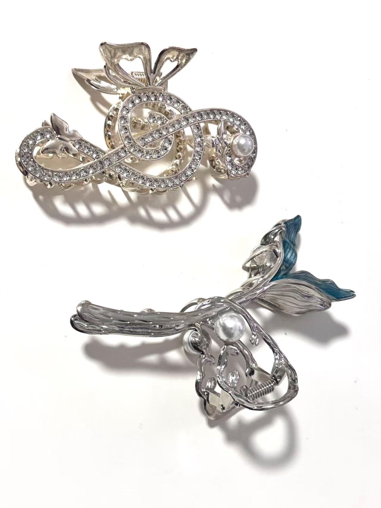 Petty hair clips for girls and women